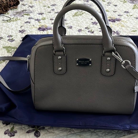 Michael Kors  purse used one season. - Picture 1 of 3